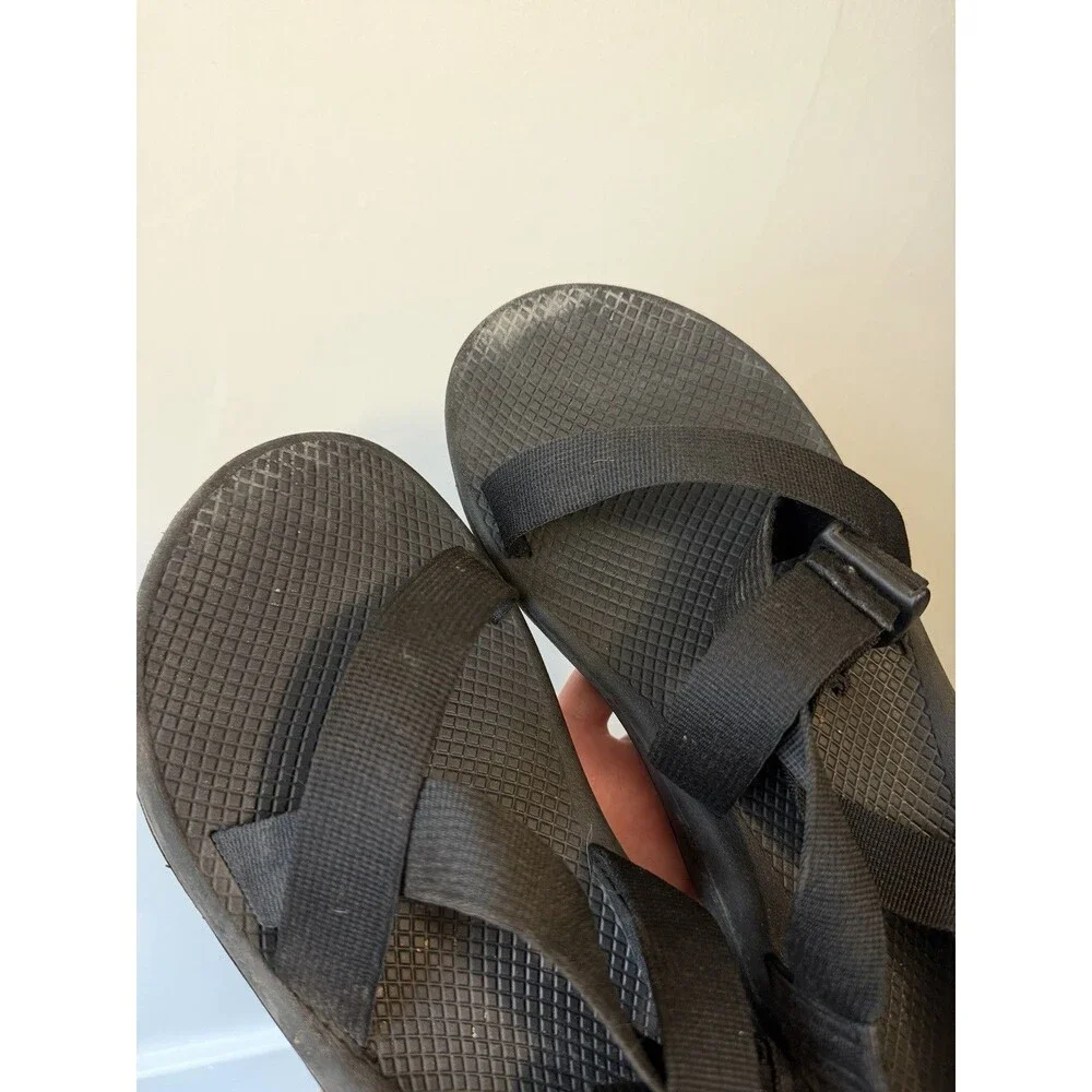 Chaco Men's Black Strappy Sandals US 11 UK 10 Adjustable Hook & Loop J106763